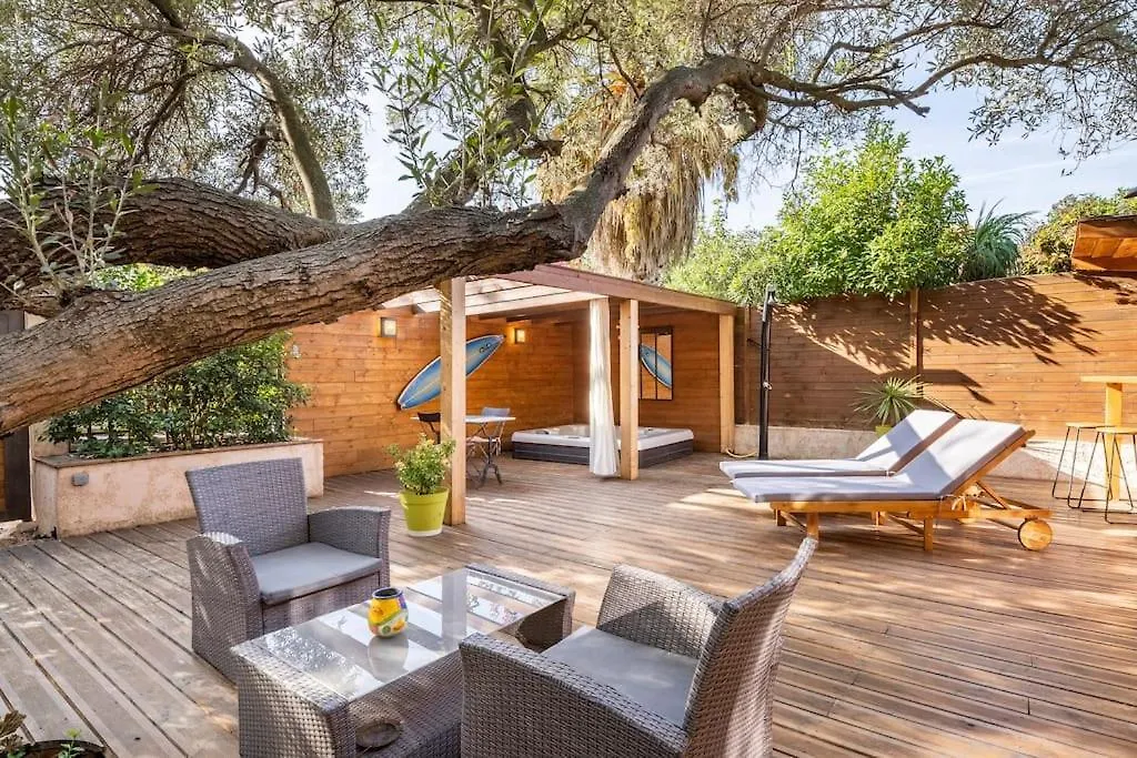 Appartement Studio Jacuzzi Prive A 8 Min A Pied De La Plage à La Ciotat 0*,  France