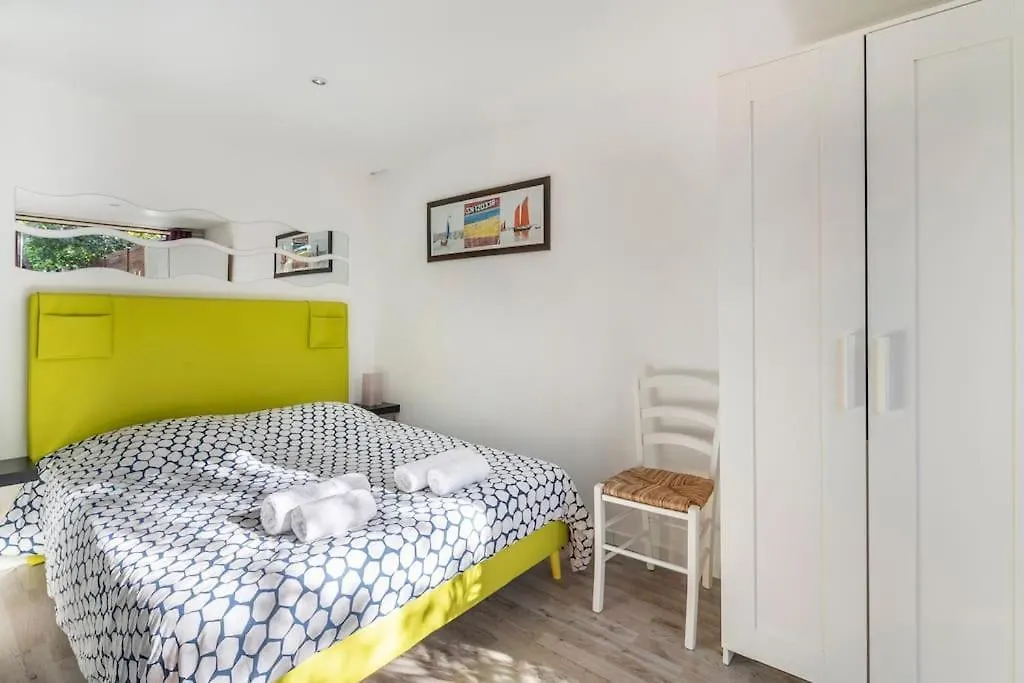 Appartement Studio Jacuzzi Prive A 8 Min A Pied De La Plage à La Ciotat