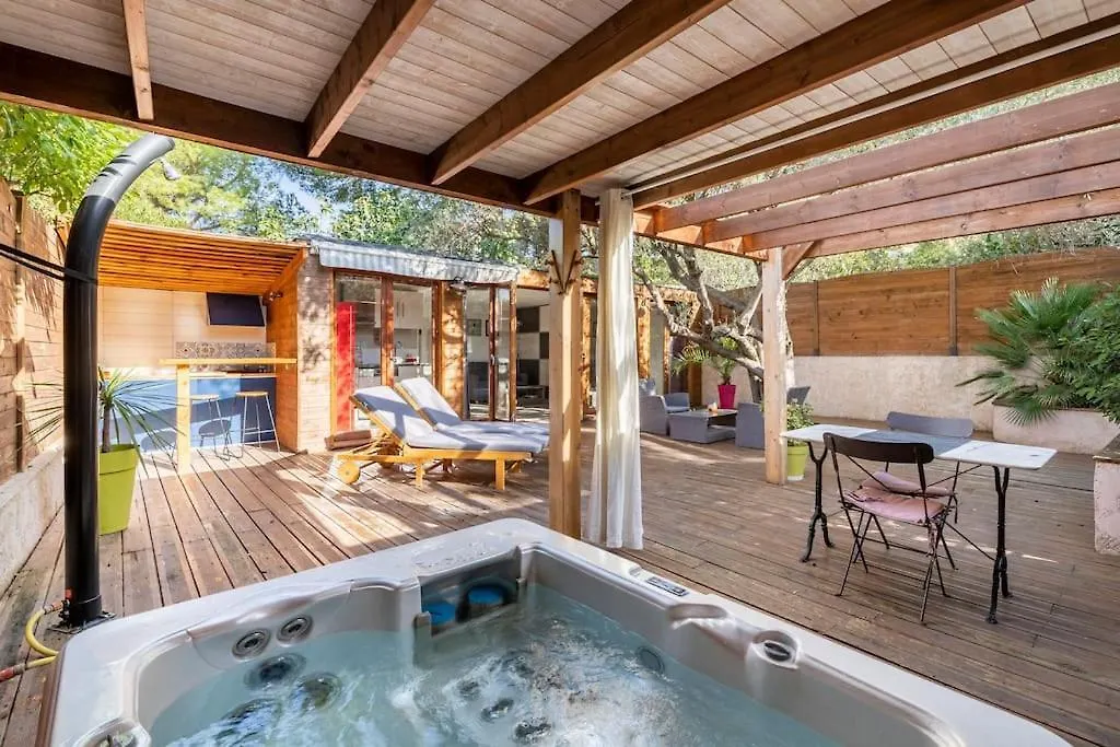 Appartement Studio Jacuzzi Prive A 8 Min A Pied De La Plage à La Ciotat